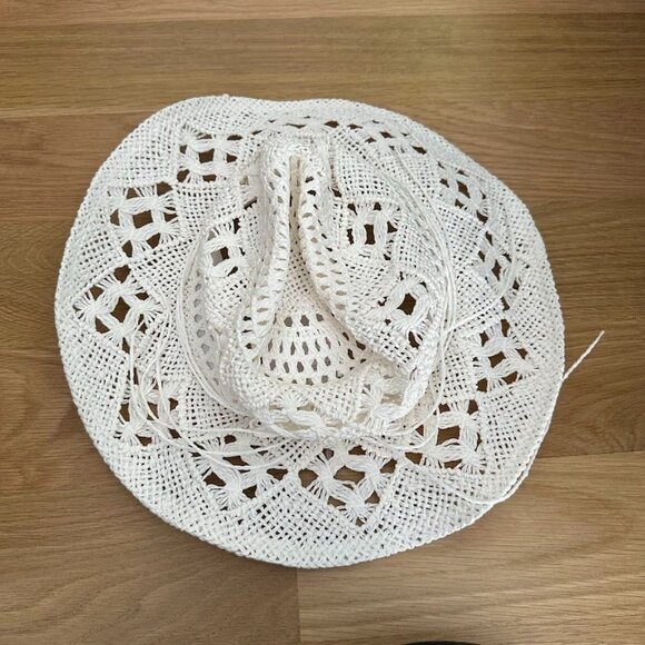 Lover and Friend Dawn Hat in White - Picture 2 of 3